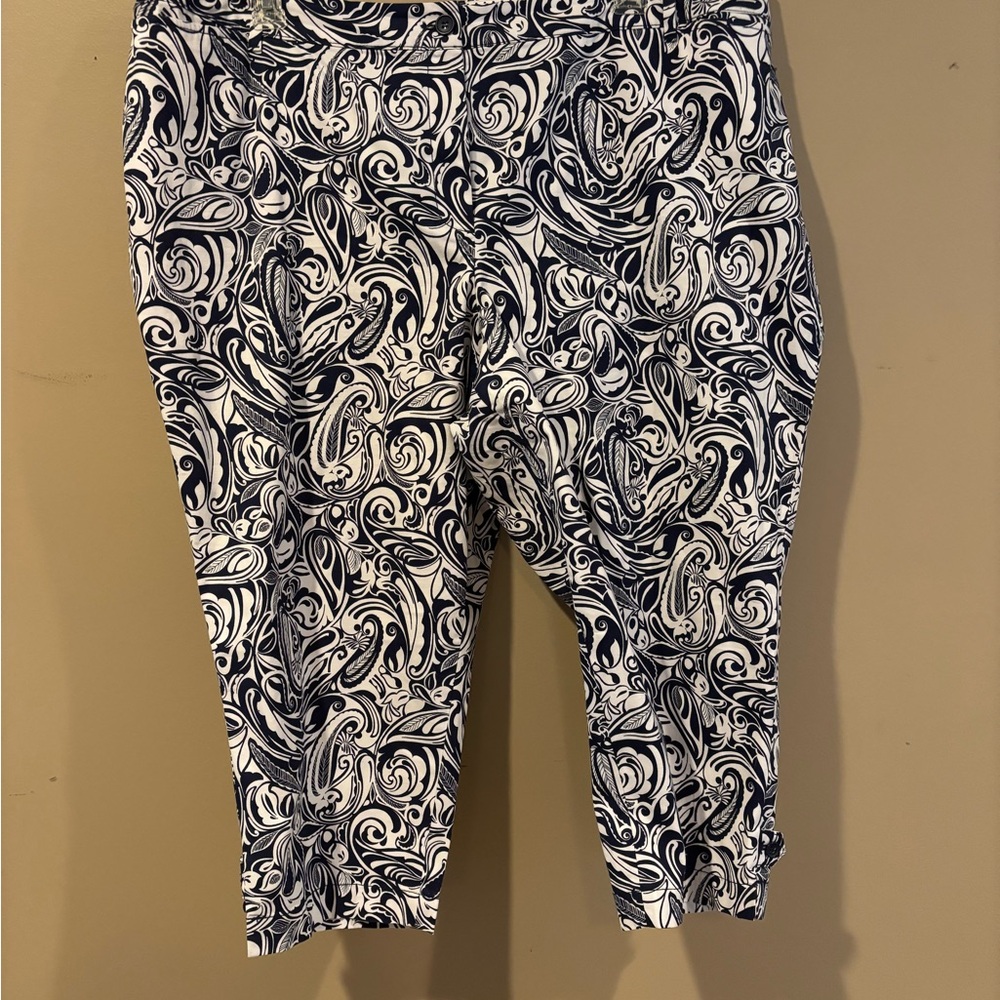 Navy blue and White  paisley Pattern Capri Pants